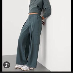 Athleta Pinnacle Cargo Trouser